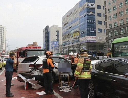 경기도 김포 고촌역 인근서 발생한 교통사고 현장.[경기 김포소방서 제공]
